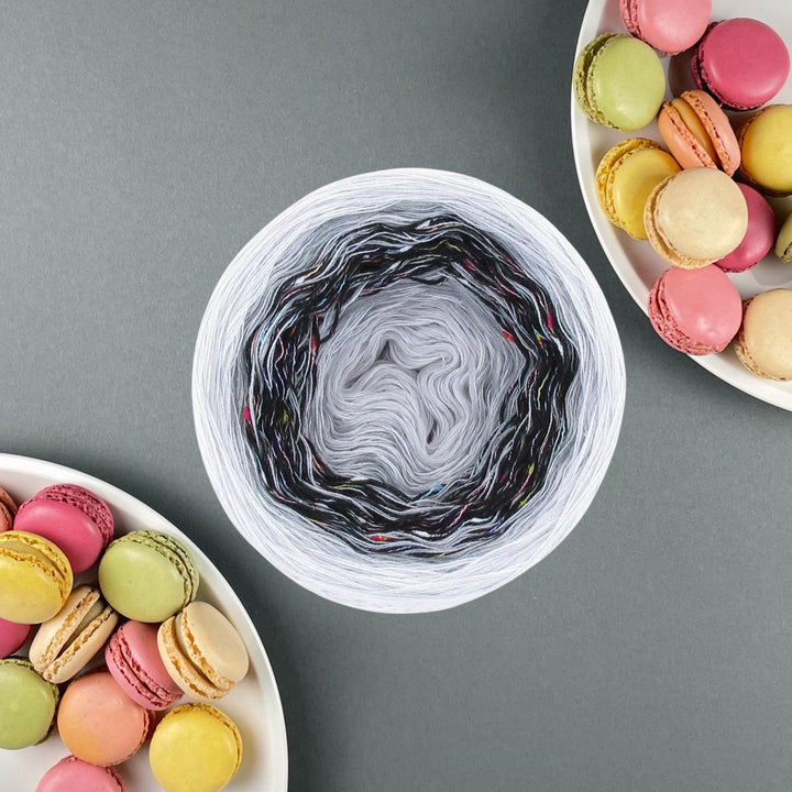 PREORDER Lola Macaron Tweed 270 White & Black