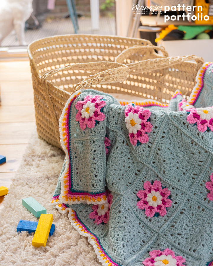 NEW!! Scheepjes Pattern Portfolio no. 3 - Colour Crafter