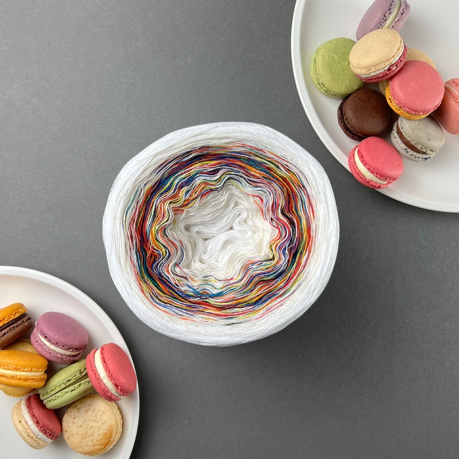 Lola Macarons Vanilla Confetti mc1